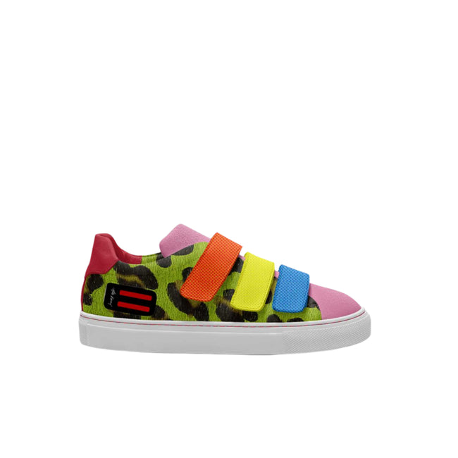 Unisex kids sneakers with easy closure straps, made to order for a perfect fit.